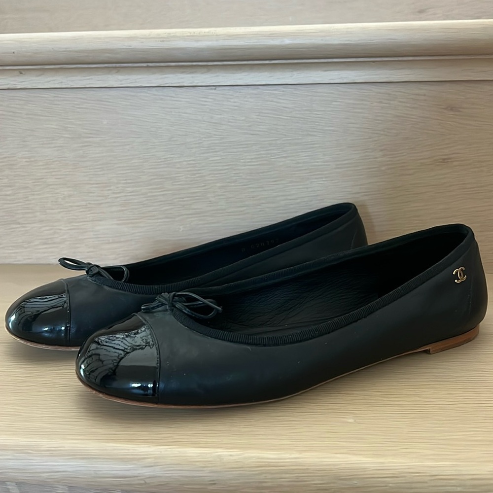 CHANEL Ballet Flats 40